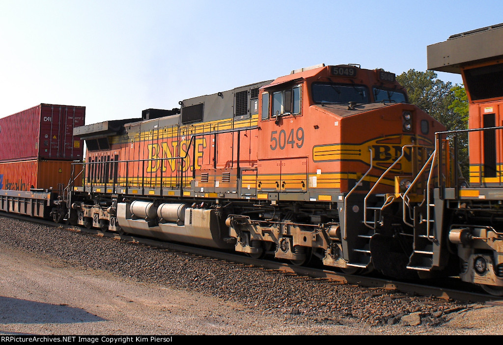 BNSF 5049 Pusher